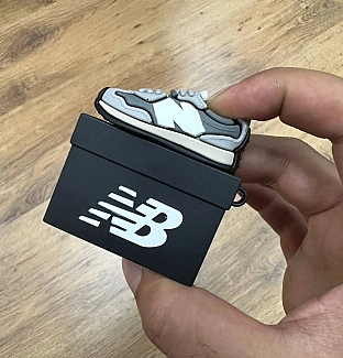 کاور ایرپاد کفش جردن کد 4 به همراه آویز Jordan Shoes