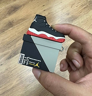 کاور ایرپاد کفش جردن کد 6 به همراه آویز Jordan Shoes