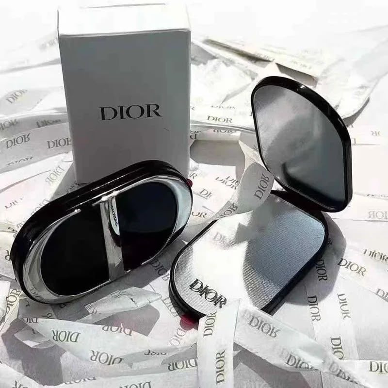 آینه دیور Dior Mirror