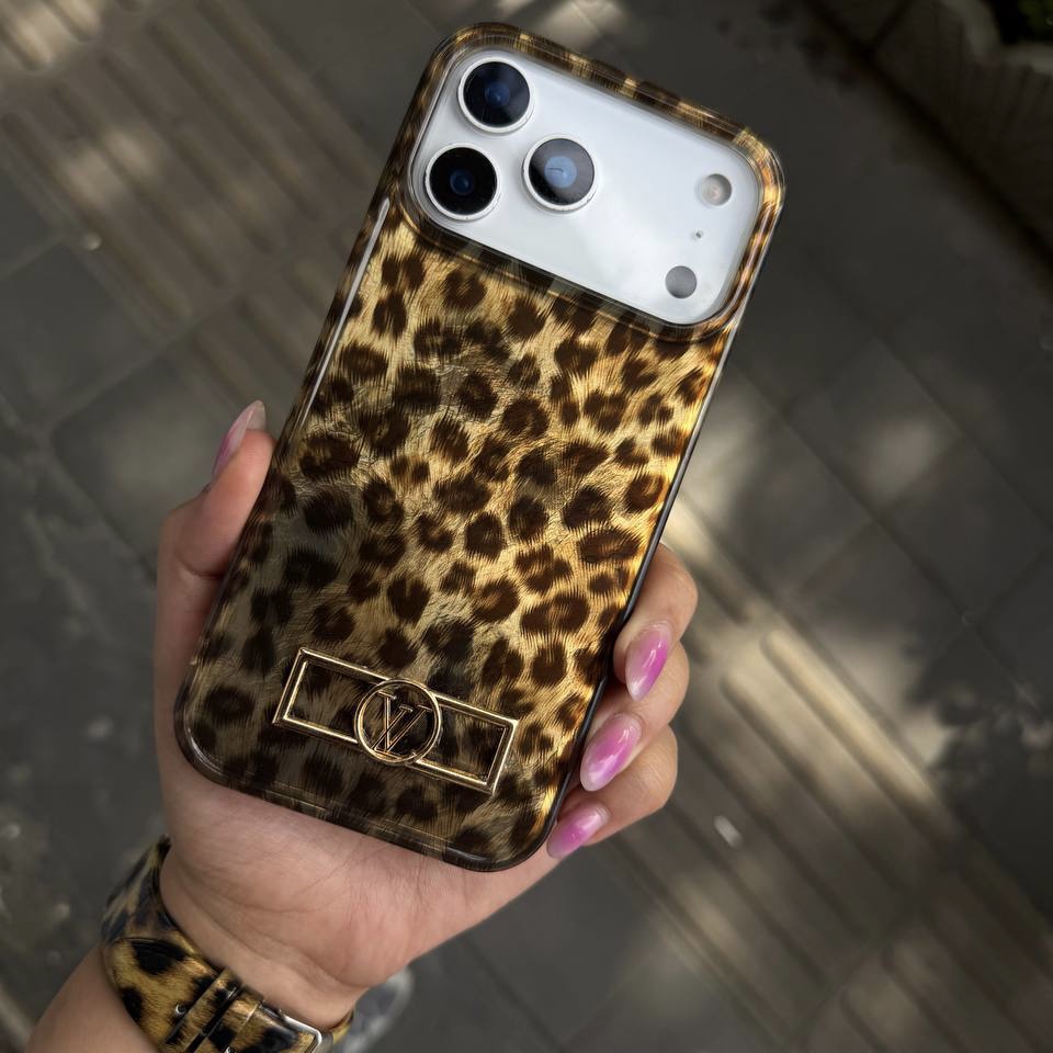 قاب پلنگی لویی ویتون Louis Vuitton آیفون